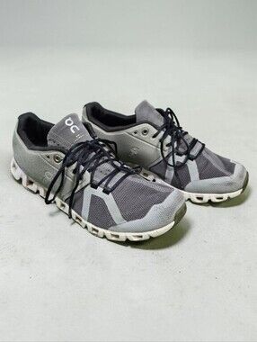 ON Running Cloud 5 Womens Running Sneakers Kelp\Shadow Colorway Size 9